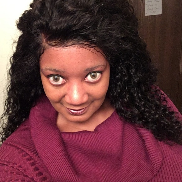 Meet your Posher, Crystal - Picture 2 of 3